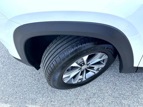 Certified 2025 Chevrolet Equinox LT AWD/4WD image 23