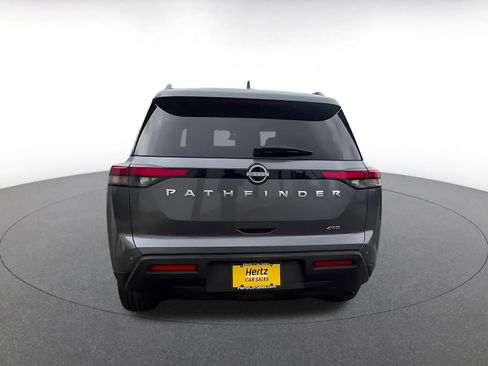 Used 2025 Nissan Pathfinder SV image 12