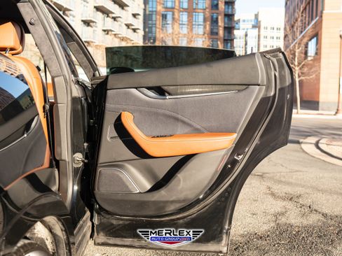 Used 2019 Maserati Levante S GranLusso image 49