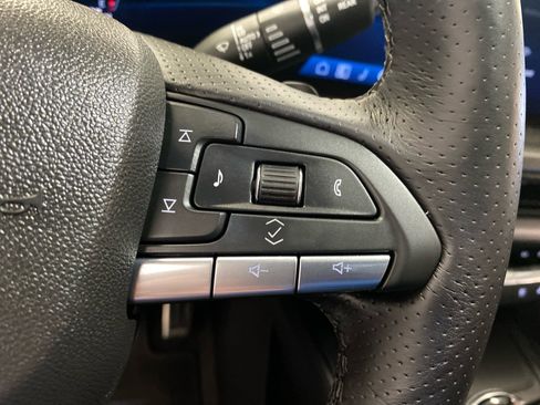 Used 2025 Cadillac XT4 Sport image 21