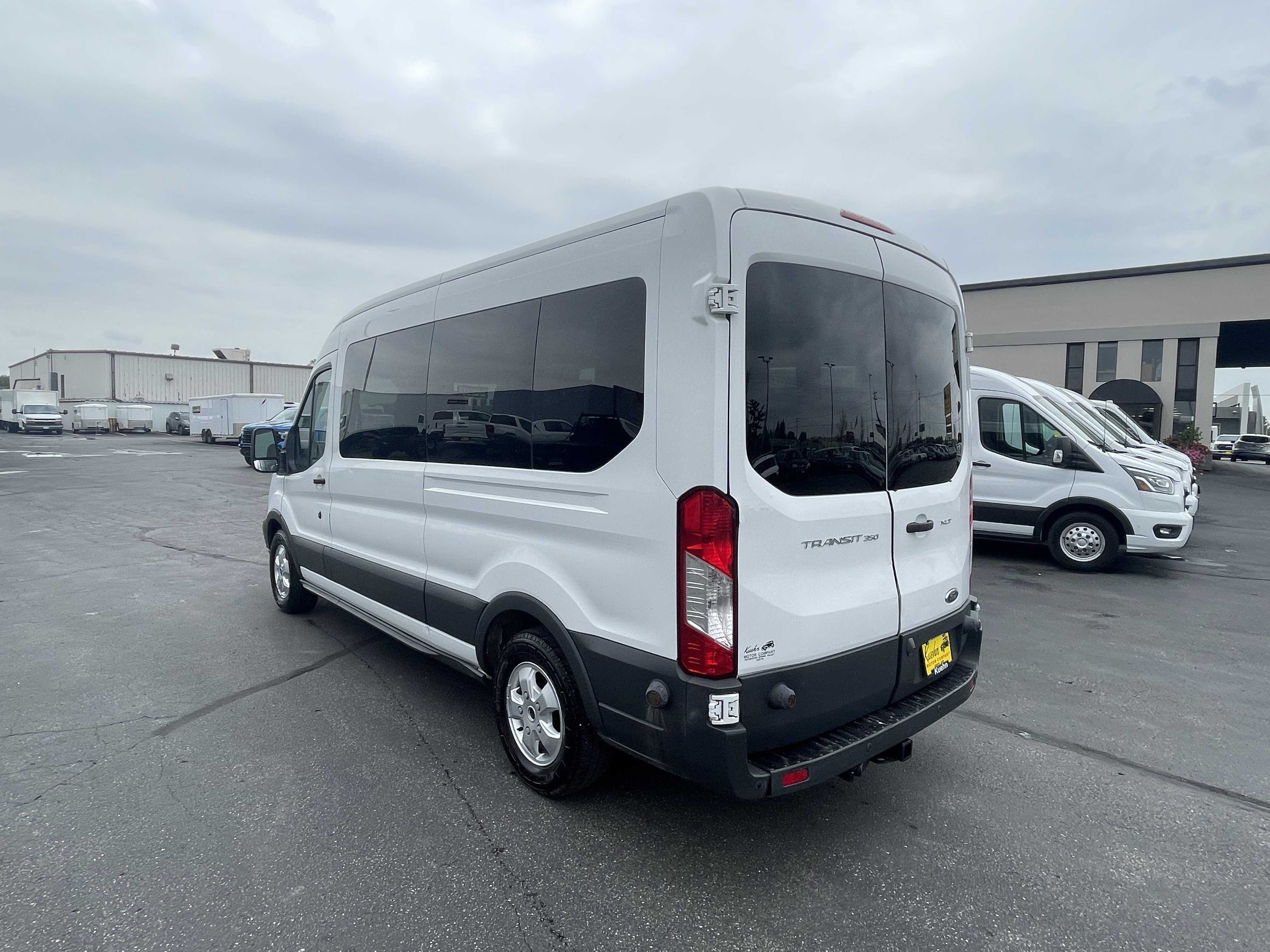 Used 2017 Ford Transit 350 XLT RWD image 6