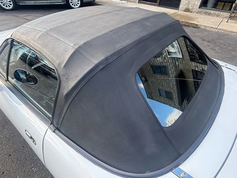 Used 1993 MAZDA MX-5 Miata Limited Edition image 14