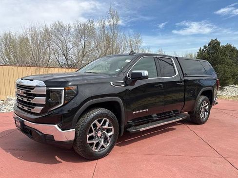 Used 2023 GMC Sierra 1500 SLE image 3