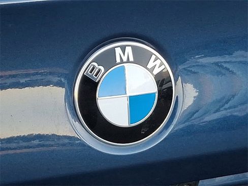 Used 2025 BMW 530i xDrive w/ Premium Package image 30