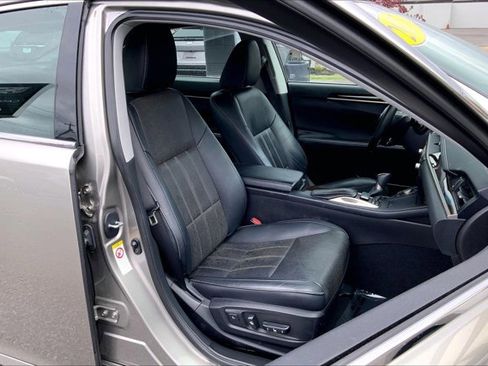 Used 2017 Lexus ES 350 w/ Luxury Package FWD image 6