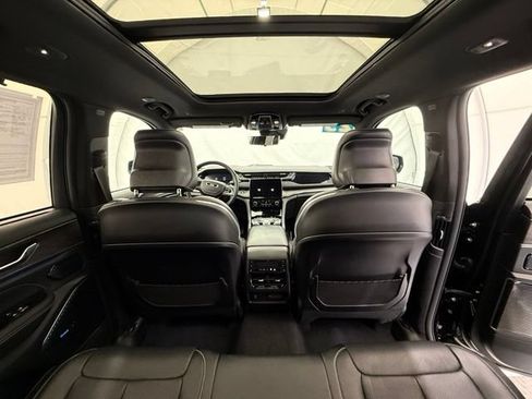 Used 2023 Jeep Grand Cherokee Overland w/ Advanced Protech Group III AWD/4WD image 29