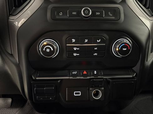 Used 2020 Chevrolet Silverado 1500 Custom w/ Custom Value Package AWD/4WD image 21