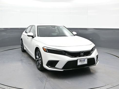 Certified 2024 Honda Civic EX-L image 3