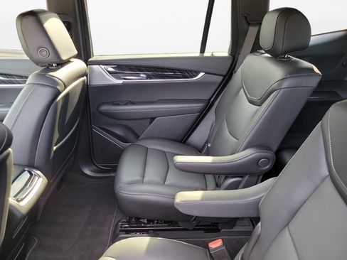 Used 2025 Cadillac XT6 Premium Luxury w/ Technology Package FWD image 13