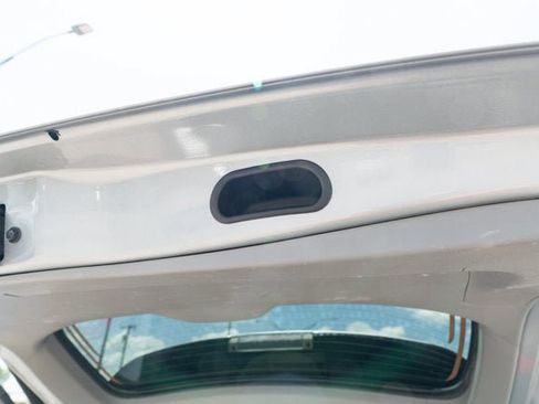 Used 2019 Toyota Highlander LE FWD image 34