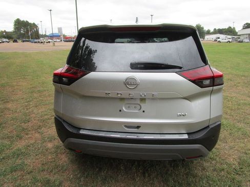 Used 2023 Nissan Rogue SV image 8