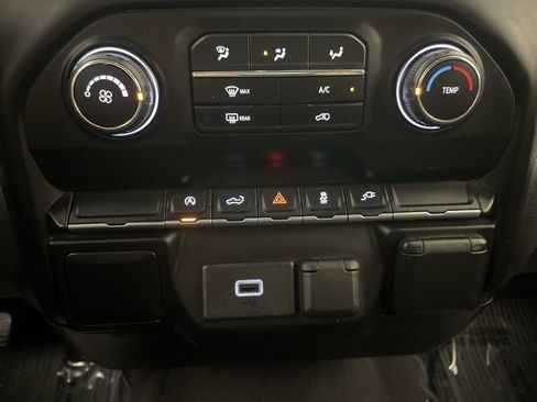 Used 2020 Chevrolet Silverado 1500 Custom w/ Custom Value Package AWD/4WD image 11