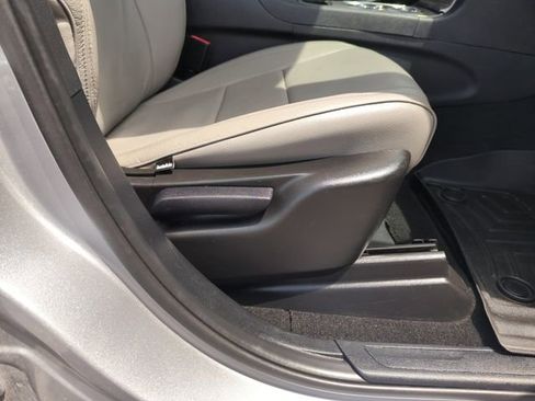 Used 2021 Jeep Grand Cherokee Laredo AWD/4WD image 34