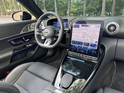 Used 2022 Mercedes-Benz SL 63 AMG 4MATIC image 23