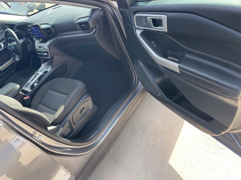 Used 2024 Ford Explorer XLT RWD image 20