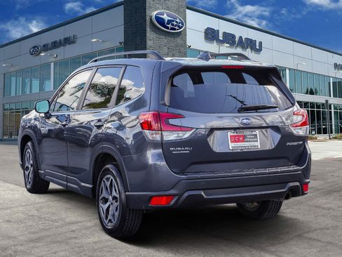 Used 2020 Subaru Forester Premium image 6