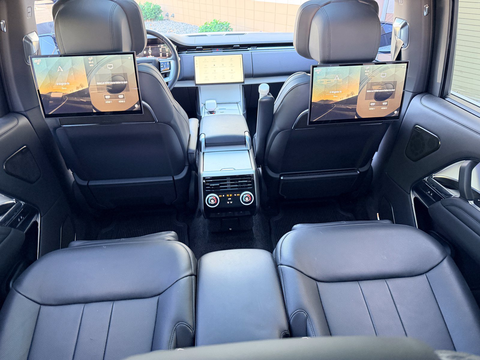 Used 2024 Land Rover Range Rover SV AWD/4WD image 29