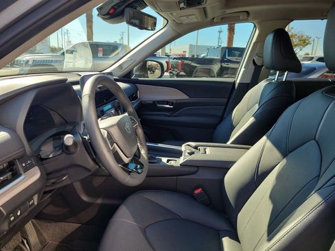 New 2026 Toyota Grand Highlander Platinum image 19