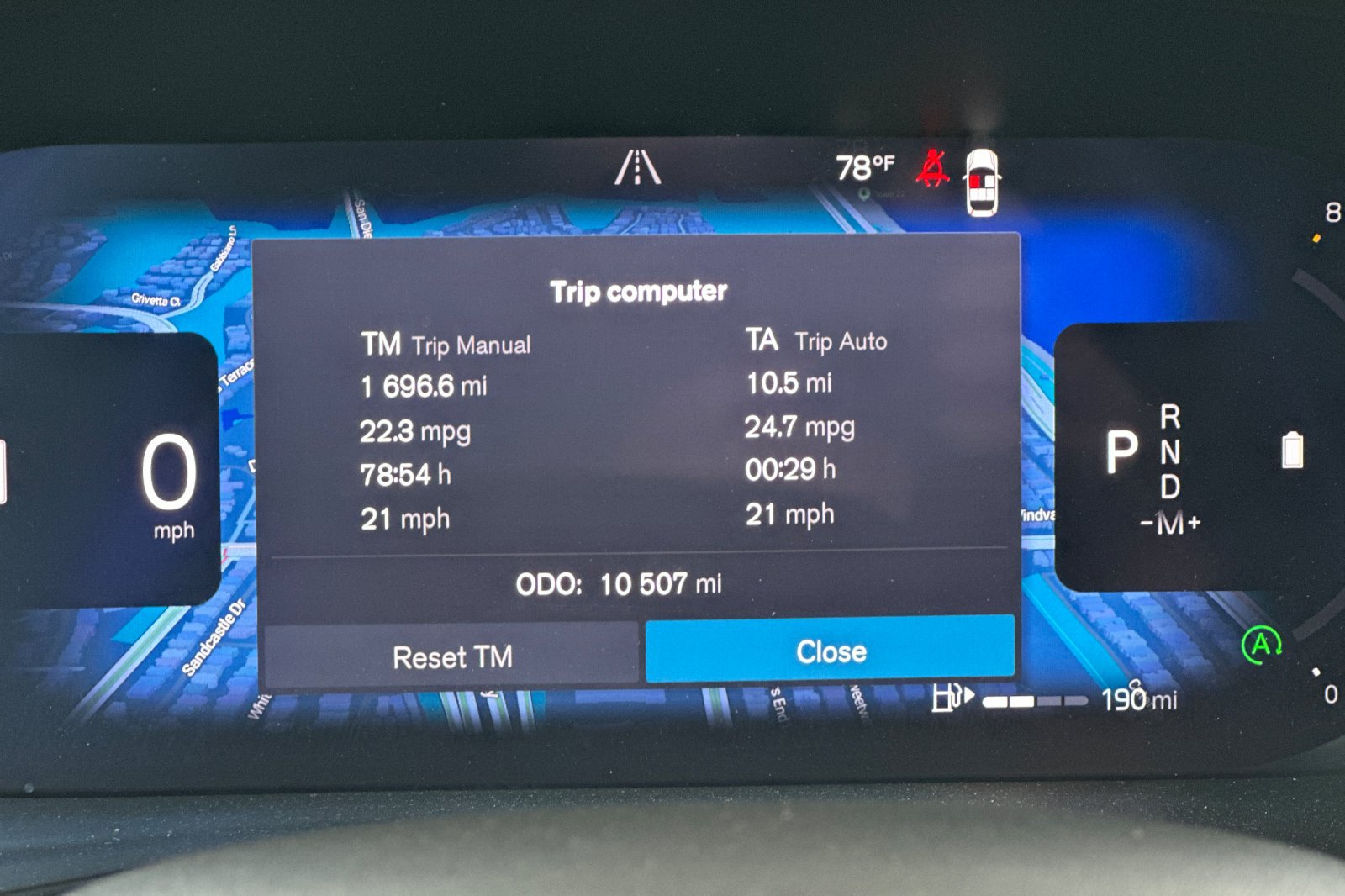 Certified 2025 Volvo XC40 B5 Plus AWD/4WD image 32