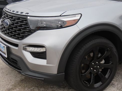 Used 2023 Ford Explorer ST-Line w/ Class IV Trailer Tow Package RWD image 3