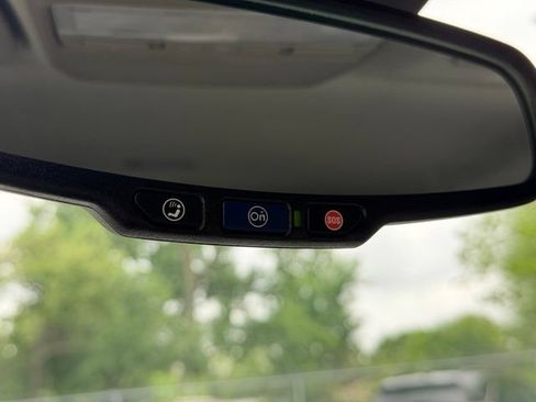 Used 2020 Chevrolet Trax LT w/ LT Convenience Package AWD/4WD image 18