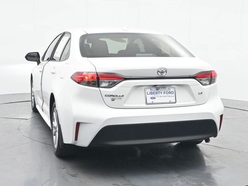 Used 2025 Toyota Corolla LE w/ LE Premium Package FWD image 7