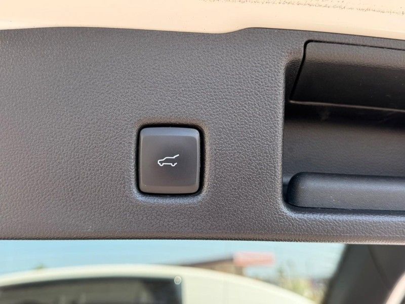 Used 2021 Ford Escape SEL AWD/4WD image 6