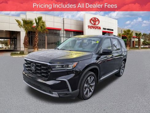 Used 2025 Honda Pilot Touring image 8