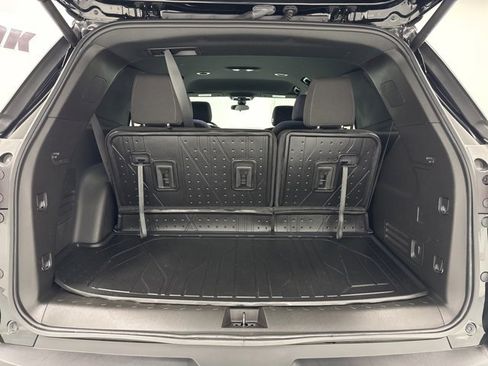 Used 2023 Chevrolet Traverse LT w/ LPO, Floor Liner Package image 28