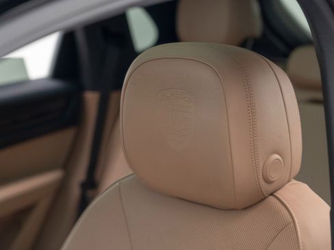 Certified 2023 Porsche Cayenne image 18