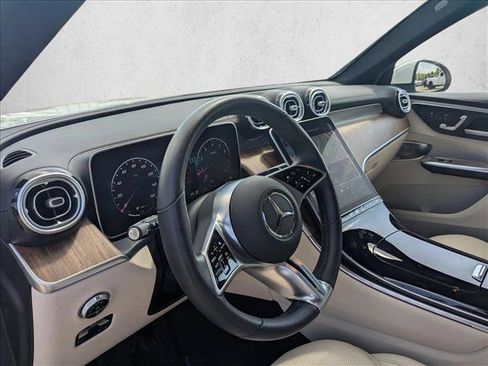 Used 2023 Mercedes-Benz GLC 300 4MATIC w/ Exclusive Trim Package image 10