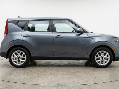 Used 2025 Kia Soul LX w/ LX Technology Package FWD image 11