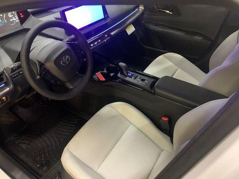 New 2026 Toyota Prius XLE image 10