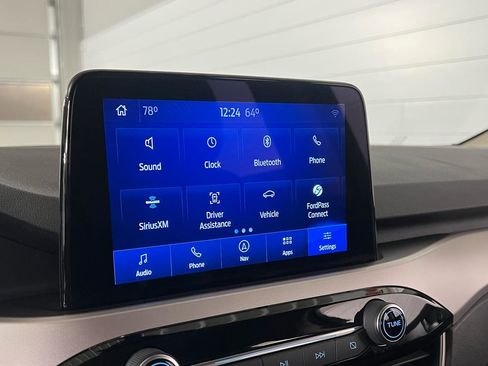 Used 2020 Ford Escape SE image 21