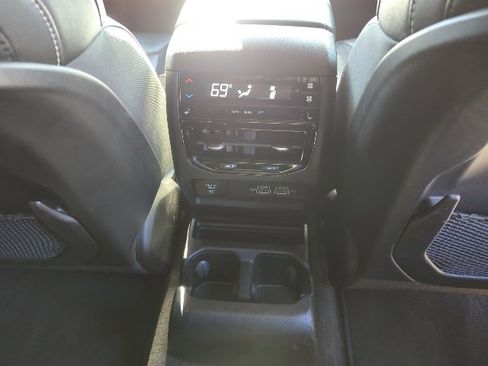 Used 2021 Jeep Grand Cherokee L Limited image 23