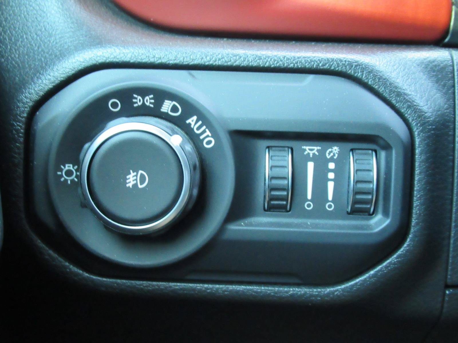 Used 2022 Jeep Wrangler Rubicon AWD/4WD image 19
