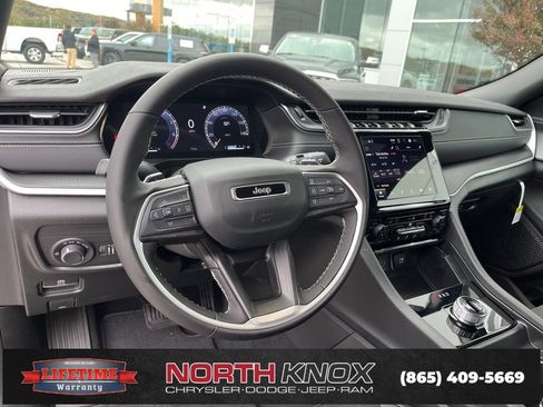 New 2025 Jeep Grand Cherokee L Altitude image 6