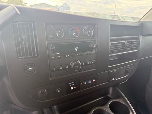 Used 2022 GMC Savana 2500 w/ Driver Convenience Package image 13