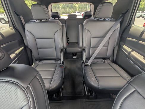 New 2026 Chevrolet Traverse LT w/ Driver Confidence Package FWD image 36