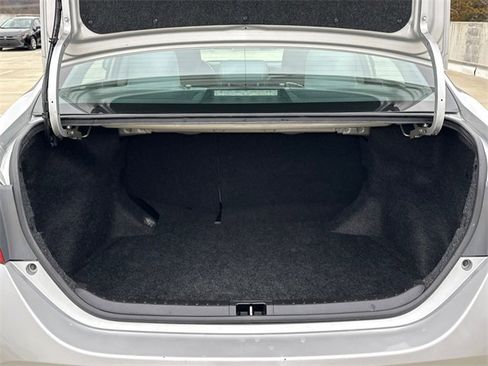 Used 2016 Toyota Corolla LE image 6