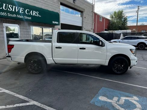 Used 2023 Nissan Titan SV w/ SV Convenience Package AWD/4WD image 10