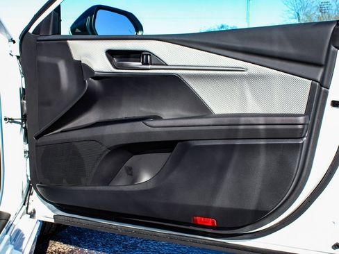 Used 2025 Toyota Camry SE image 13