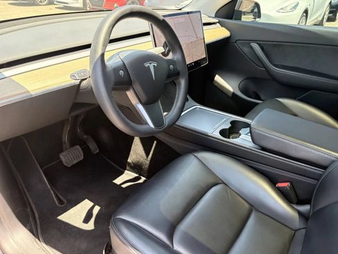 Used 2021 Tesla Model Y Long Range AWD/4WD image 10