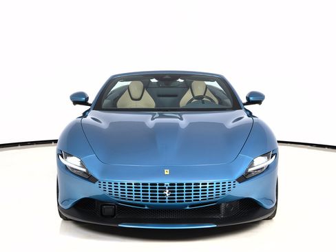 Certified 2025 Ferrari Roma Spider RWD image 9