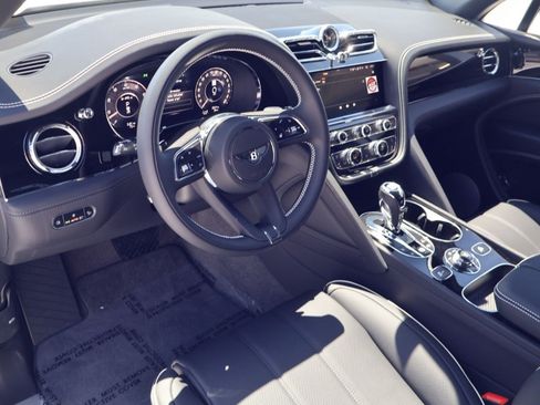 New 2026 Bentley Bentayga Extended Wheelbase AWD/4WD image 4