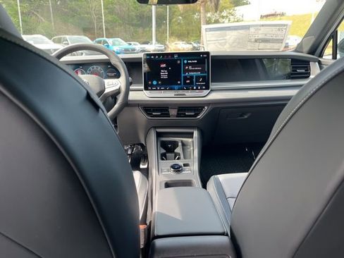 New 2026 Volkswagen Tiguan SE R-Line FWD image 16