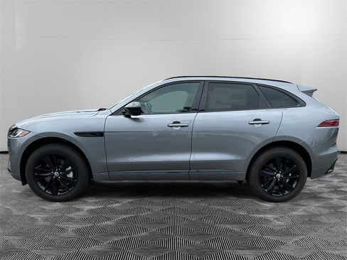 Used 2024 Jaguar F-PACE R-Dynamic S image 2