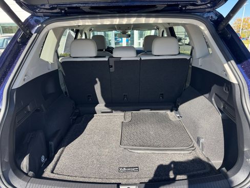 Certified 2022 Volkswagen Tiguan SE image 8