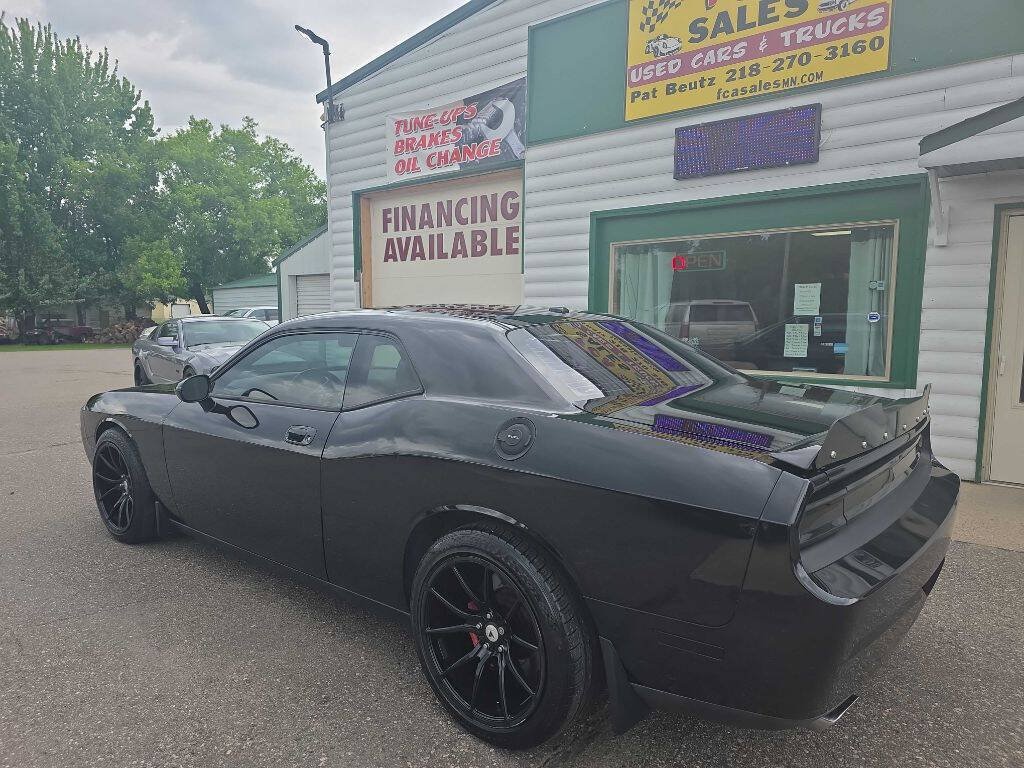 Used 2009 Dodge Challenger SRT8 w/ SRT Option Group II RWD image 3
