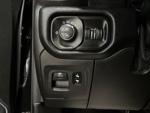 Used 2019 RAM 1500 Laramie image 18